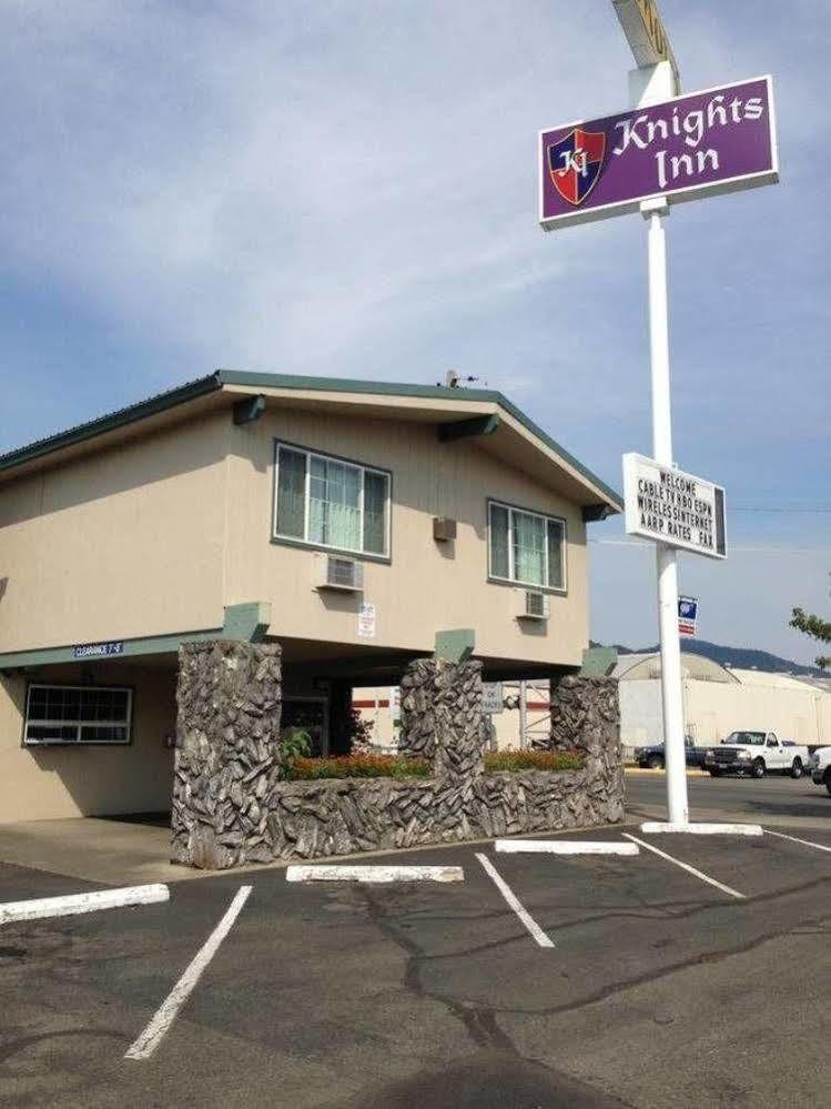 Knights Inn Motel Grants Pass Exteriér fotografie